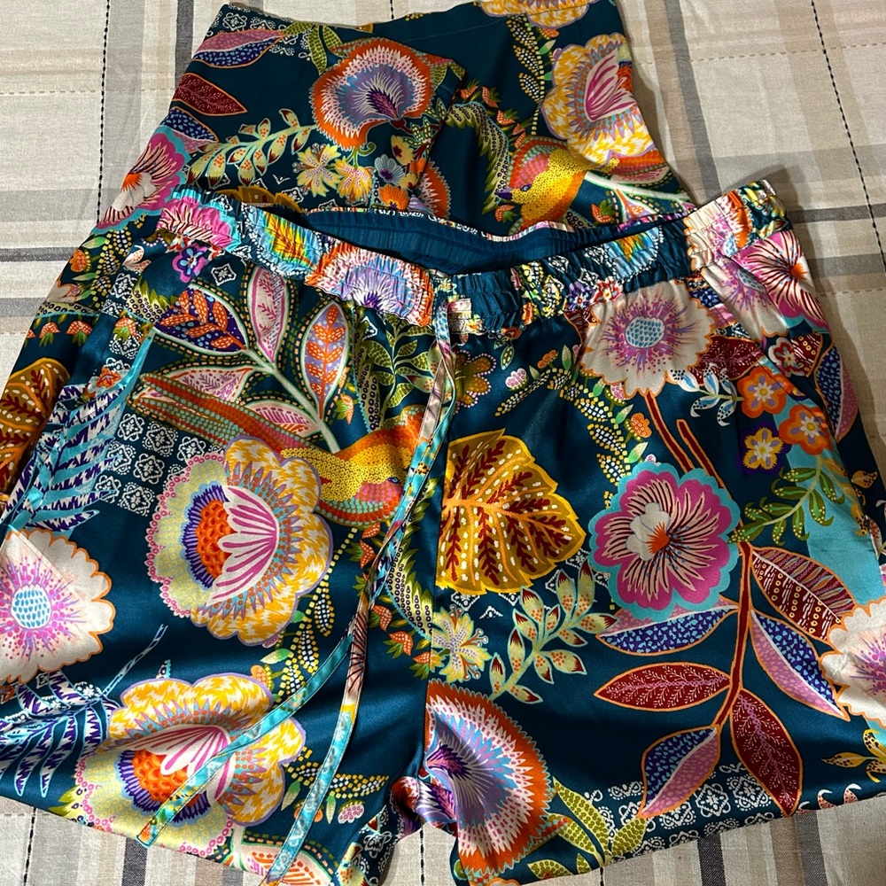 Johnny Was Vibrant Print Silk Pull On Drawstring Pants - Picture 2 of 16